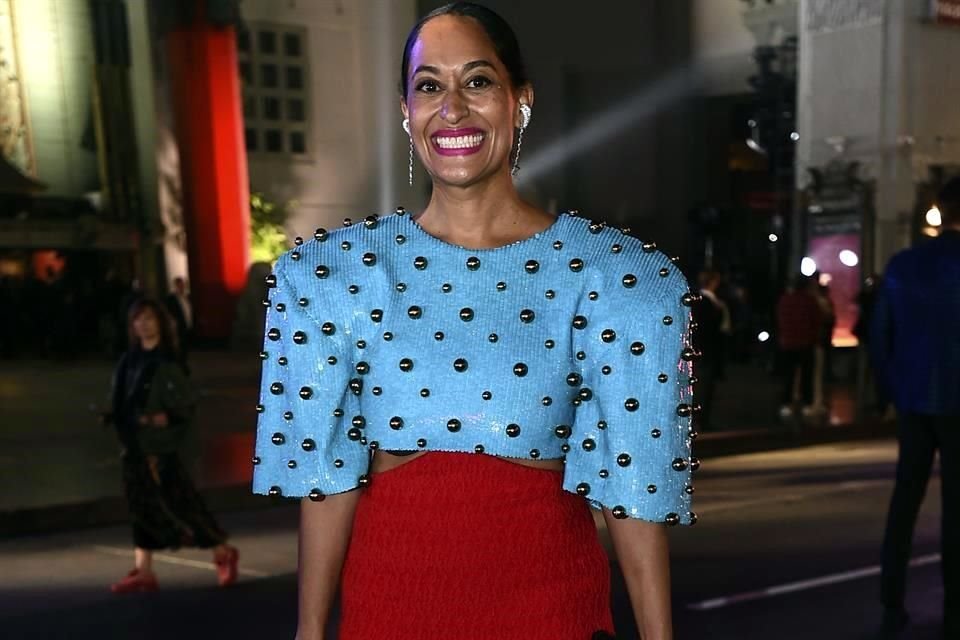 Estrellas como Tracee Ellis Ross (en foto) participaron en el mega desfile de Gucci sobre el Paseo de la Fama de Hollywood.