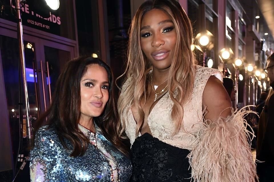 Estrellas como Salma Hayek (izq.) y la tenista Serena Williams (der.) participaron en el mega desfile de Gucci sobre el Paseo de la Fama de Hollywood.