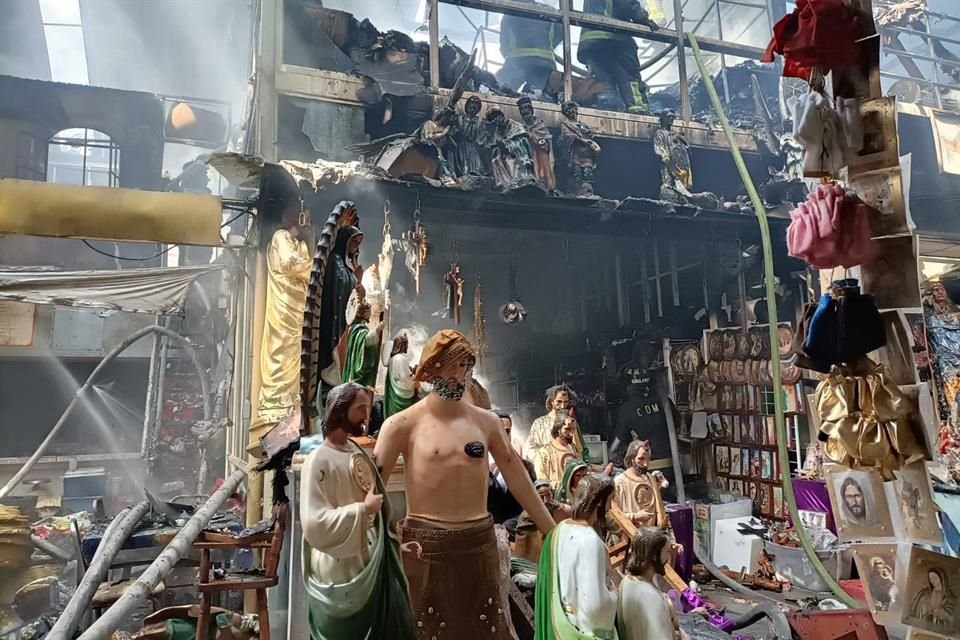 Artículos religiosos se quemaron durante el incendio.