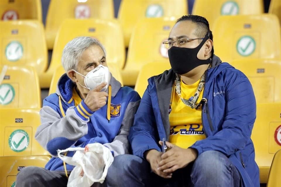 La afición de Tigres, presente en el Estadio Universitario.