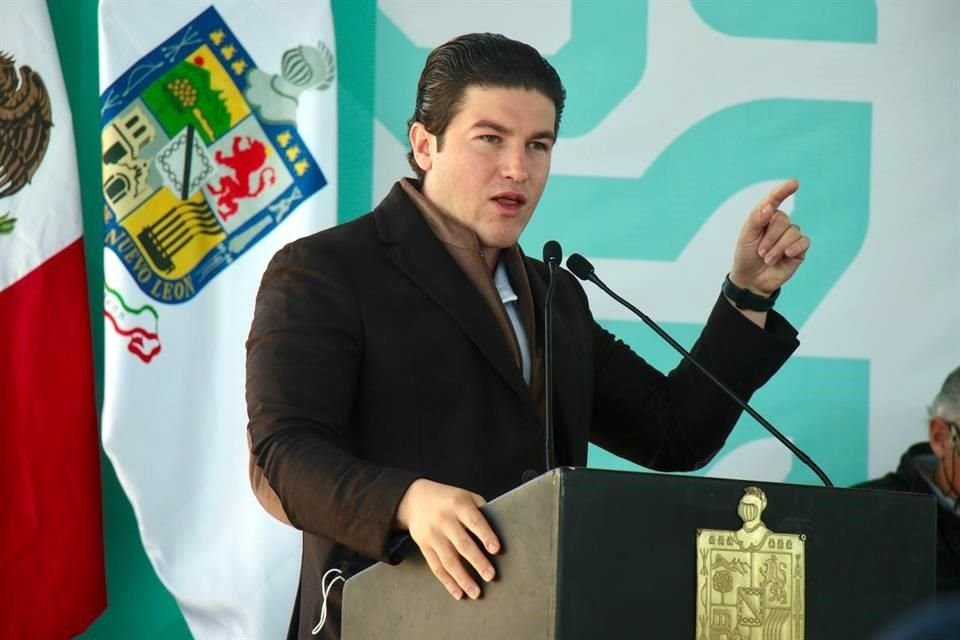 Samuel García señaló ante alumnos del plantel que cuando sean grandes tendrán la mejor frontera, pero no dio mayores detalles.