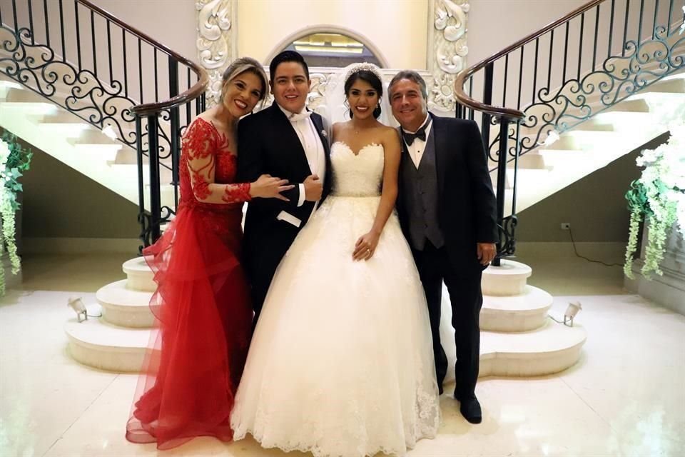 Esthela Pérez Alejandro, Diego González, Karen de León y Rogelio González