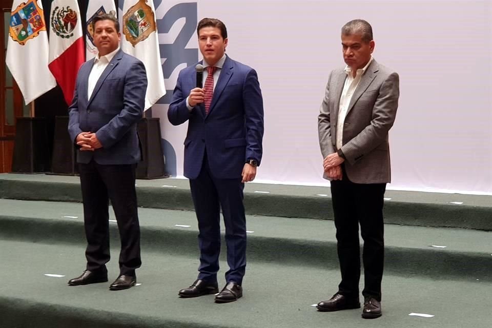 En su primera Reunión Interestatal de Seguridad, el Gobernador Samuel García acordó un replaqueo regional con sus homólogos de Tamaulipas y Coahuila.