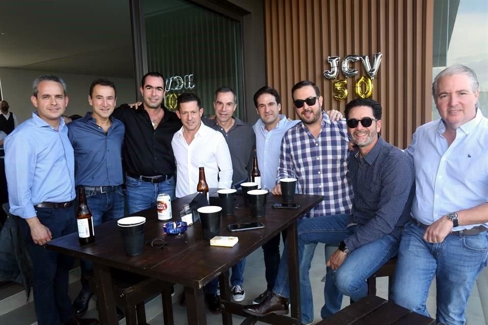 Eduardo Coronado, Mario Villarreal, Raúl Maldonado, José Carlos Villanueva, Teo Villarreal, Adrián Elizondo, David Elizondo, Andrés Guerra y Ovidio Elizondo