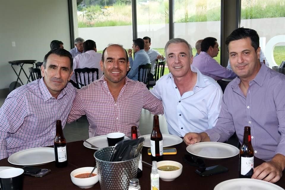 Alejandro Guitérrez, Rodrigo González Calderón, Manuel Gómez y Gabriel Ruiz