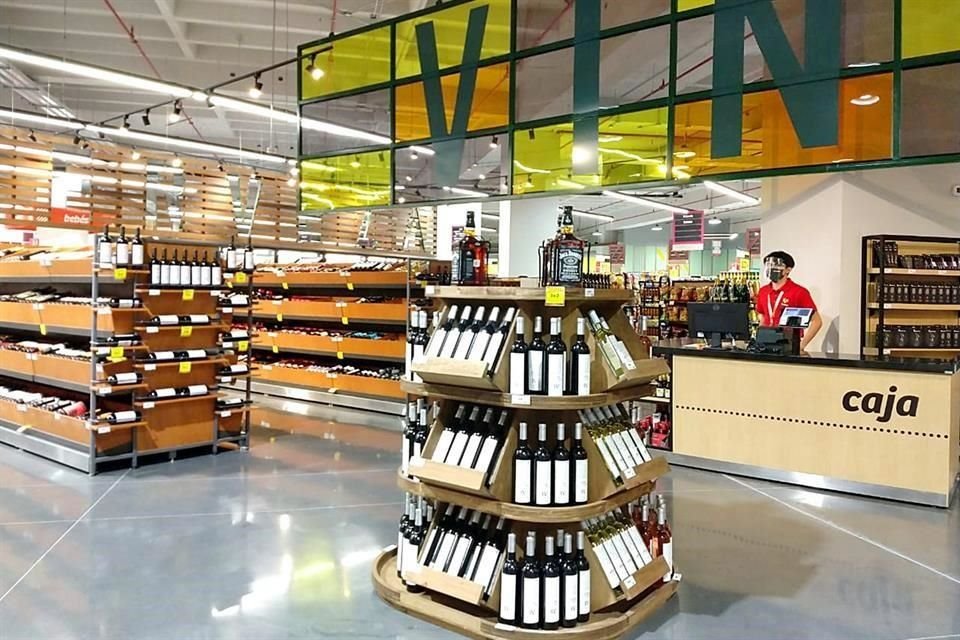 La nueva tienda cuenta con una selecta variedad de vinos.