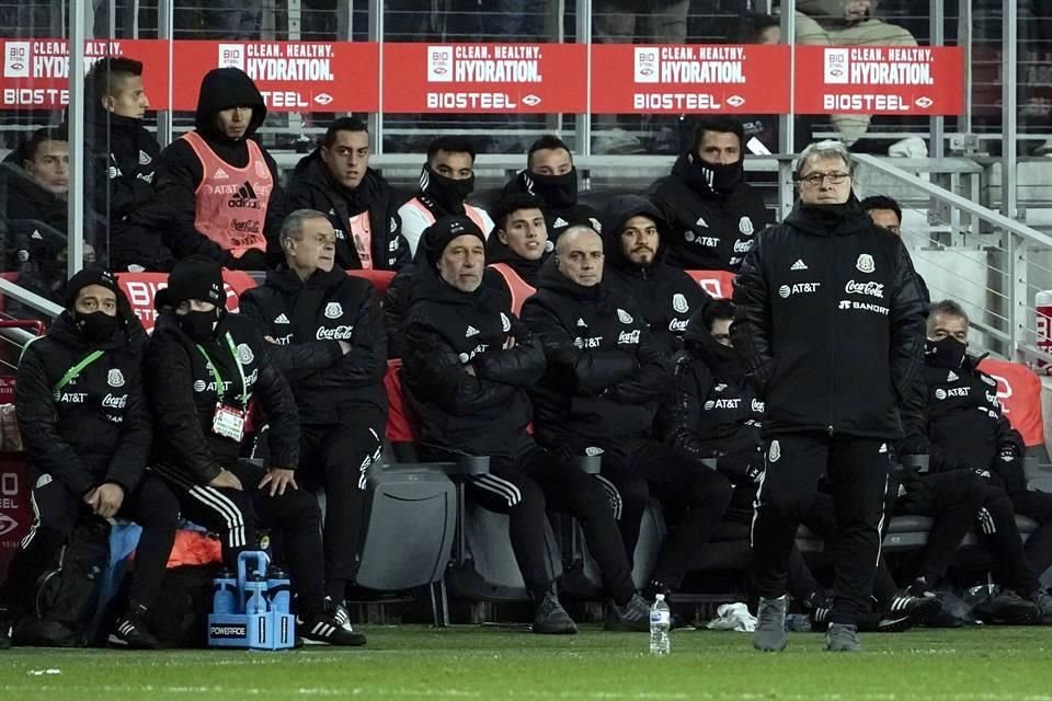 Martino ha batallado para que la Selección logre buen futbol.