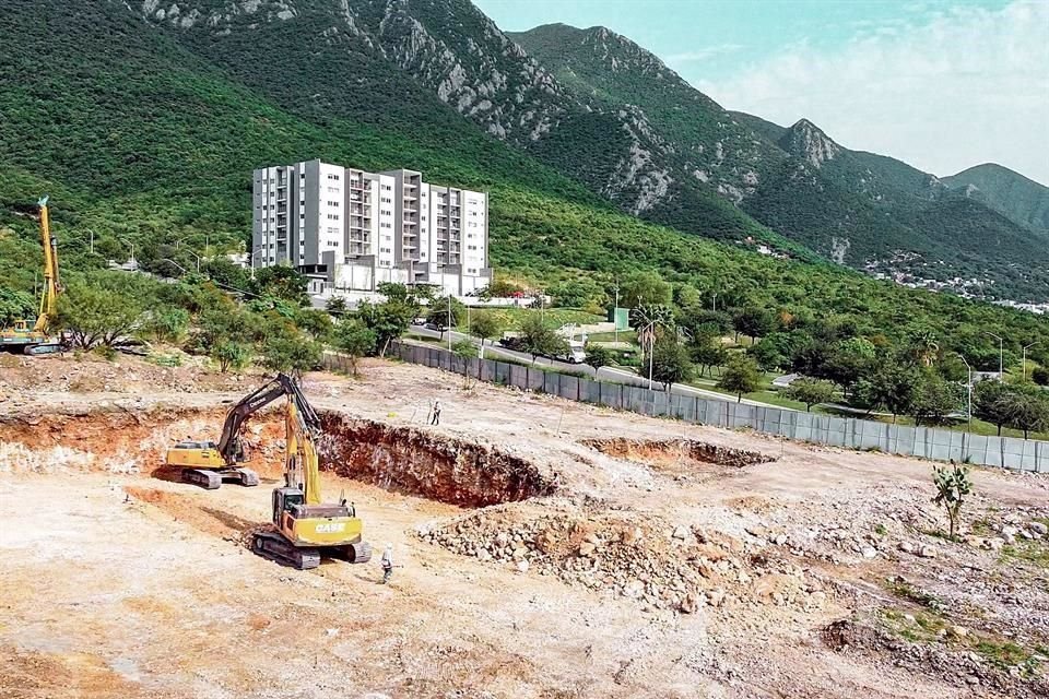 Trabajos de construcción en terreno de Torre 2.