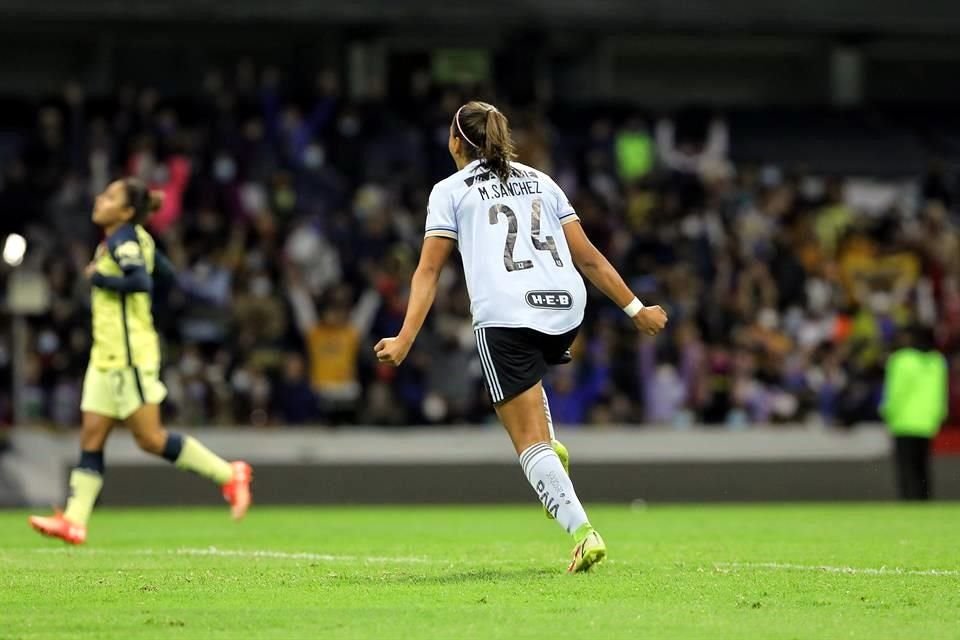 María Sánchez marcó el 1-0 para Tigres en el primer tiempo.