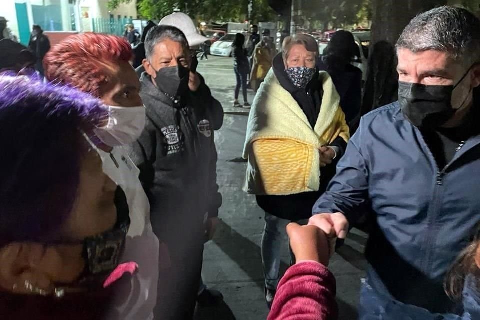 El equipo de comunicación del titular de la demarcación rechazó que éste hubiera acudido a un evento social, pero omitió dar detalles sobre su paradero a lo largo del día y la razón de su ausencia.
