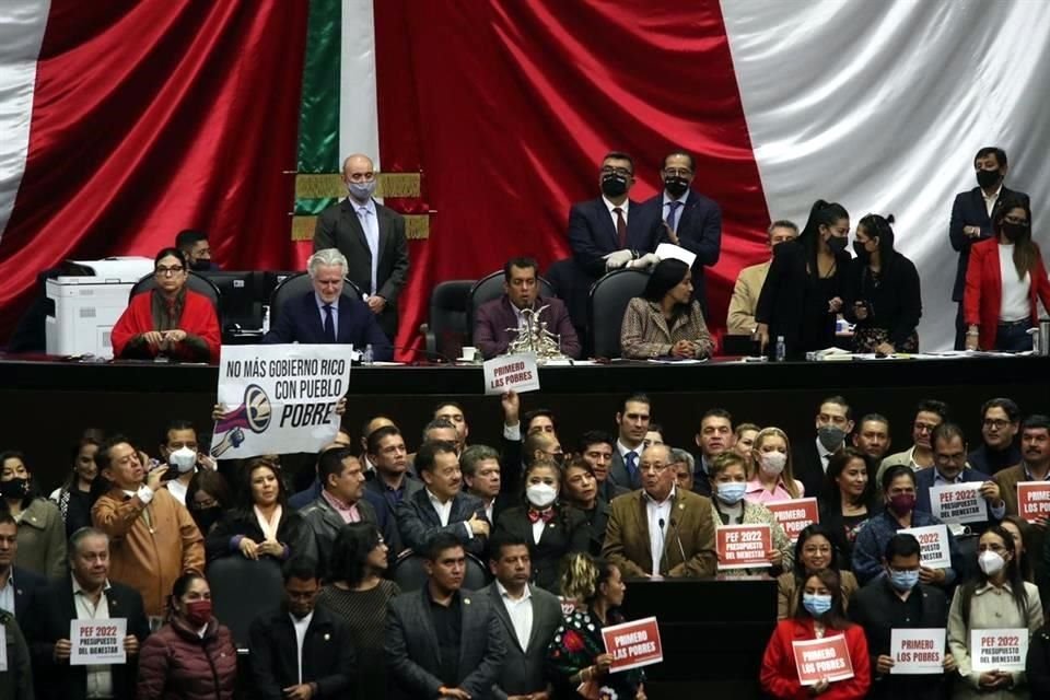 Los morenistas desde tribuna.