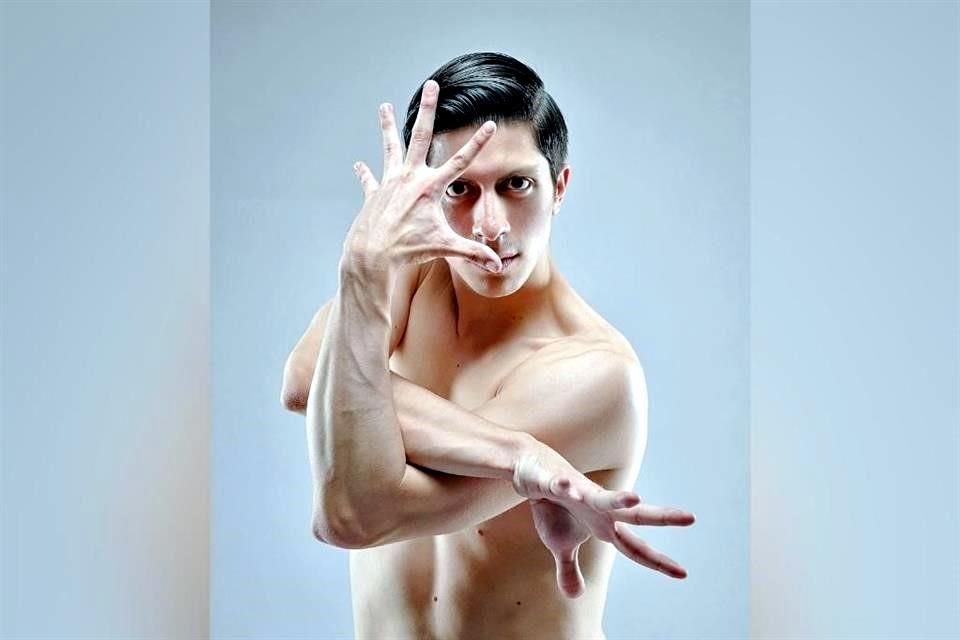 Adrián Marcelo Sáenz ya toma roles de solista en el Ballet de la Ópera Estatal Stara Zagora.