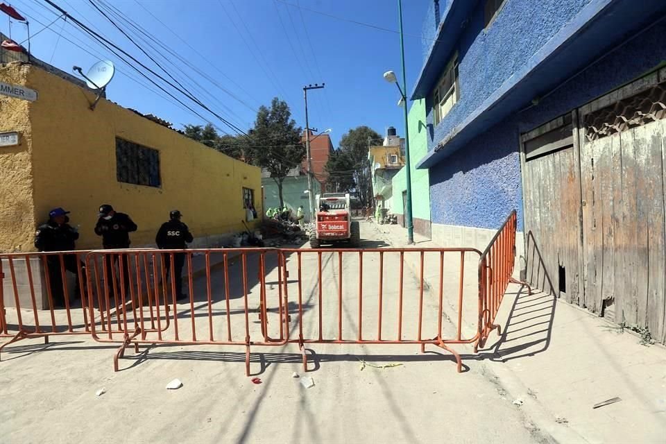 Un hombre de 82 años que era atendido en el Hospital Rubén Leñero perdió la vida este lunes, con lo que van dos víctimas mortales de la explosión en una vecindad de la Colonia Pensil, en MH.