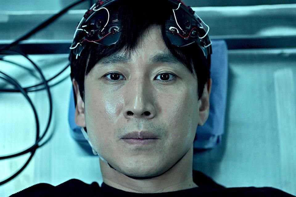 El cineasta coreano Kim Jee-Woon debuta en la pantalla chica con thriller de ciencia ficción 'Dr. Brain'; se transmite por Apple TV+.