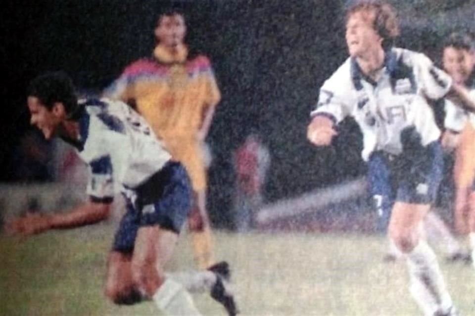 Con un riflazo, Mario Jáuregui le dio a Rayados el empate contra América con el que pasaron al Repechaje.