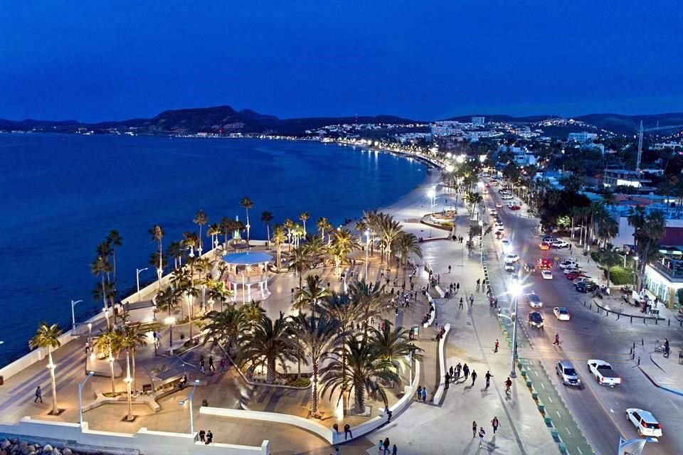 Nada como disfrutar de una caminata por el malecón de La Paz.