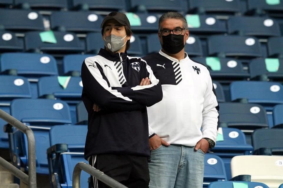 La afición de Rayados cumplió con los lineamientos de uso de cubrebocas para ingresar al estadio.