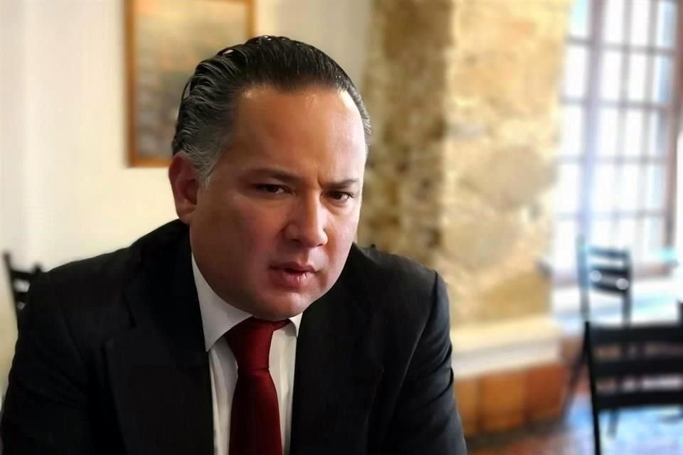 Santiago Nieto.