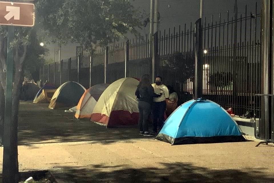 Más de una docena instaladas afuera de las taquillas de la Arena Monterrey.