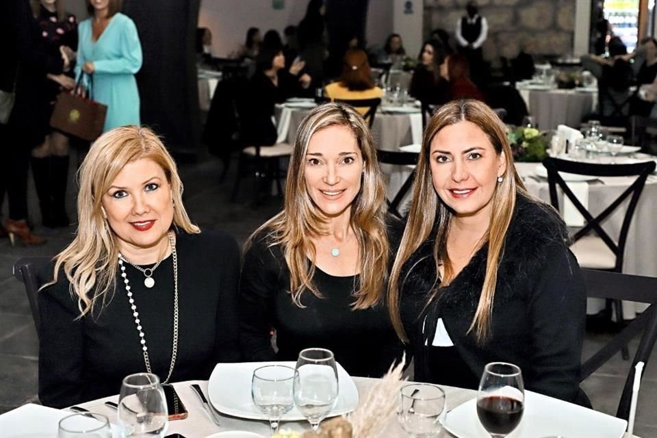 Claudia Noyola, Myriam de la Garza y Gaby Gánem