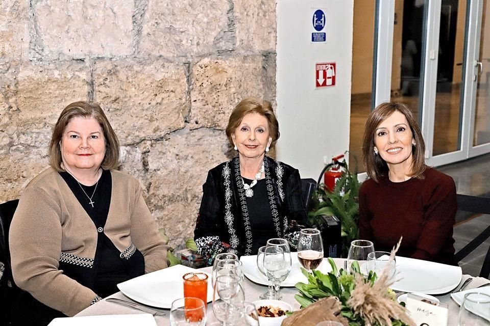 Lucía Canseco, Martha Probert y Gabriela Canales de Cantú