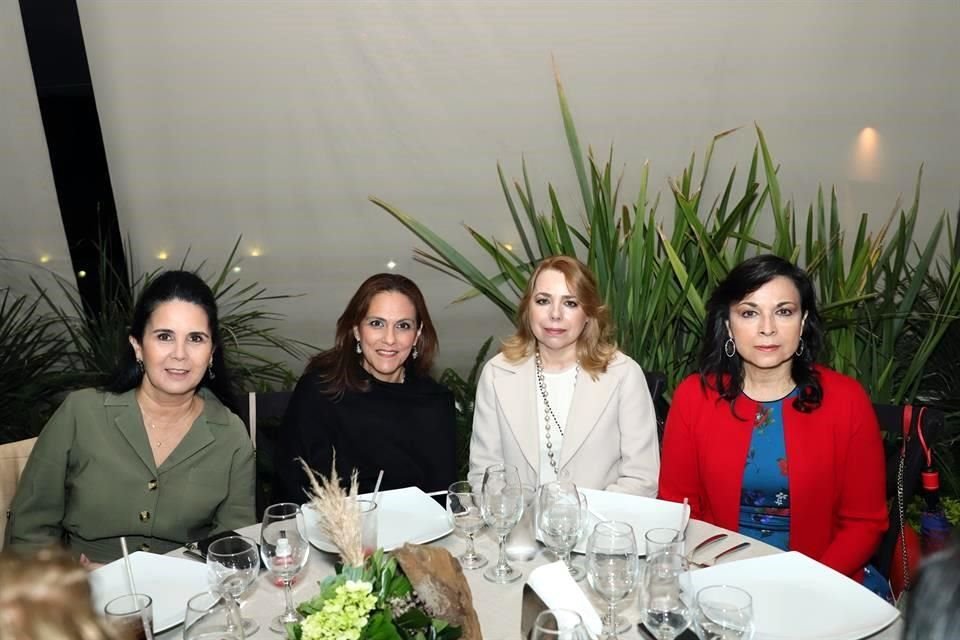 Marise Martínez, Mónica Hernández, Gema Avella y Adriana Oyervides