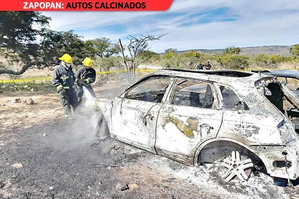 En Zapopan, tres vehículos fueron incendiados.