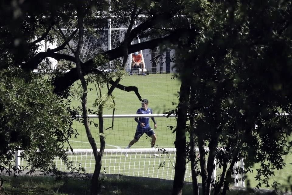 Erick Aguirre será el lateral derecho de la zaga Rayada.