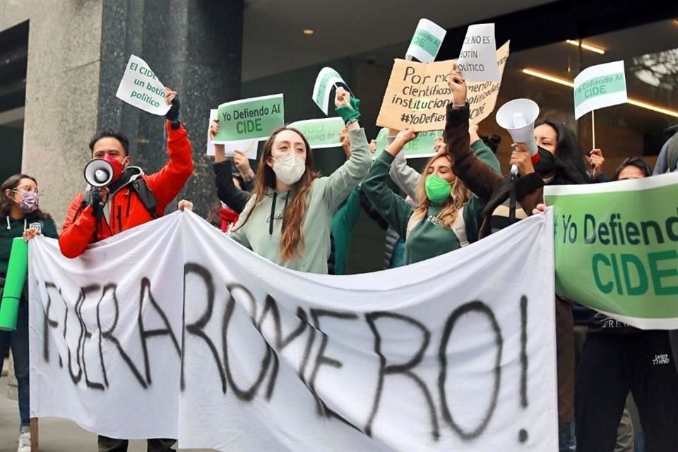 Mauricio Tenorio, profesor del CIDE, hace un recorrido desde los orígenes y transformaciones hasta los desafíos que enfrenta hoy el centro.