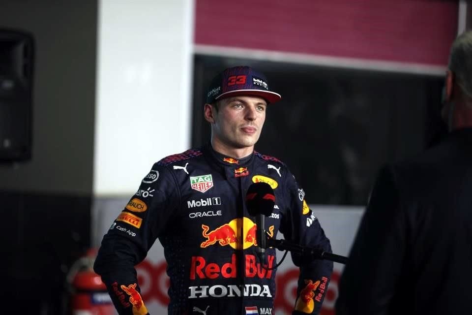 Max Verstappen volvió a quedar detrás de Hamilton.