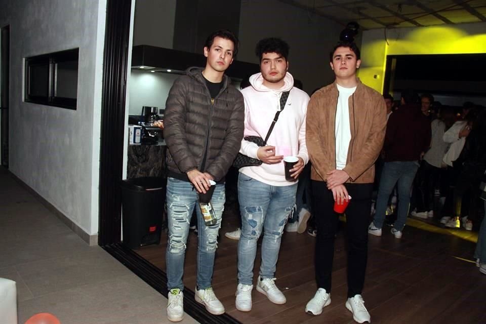 Calvin Bojórquez, Rodolfo Flores y Manolo Flores