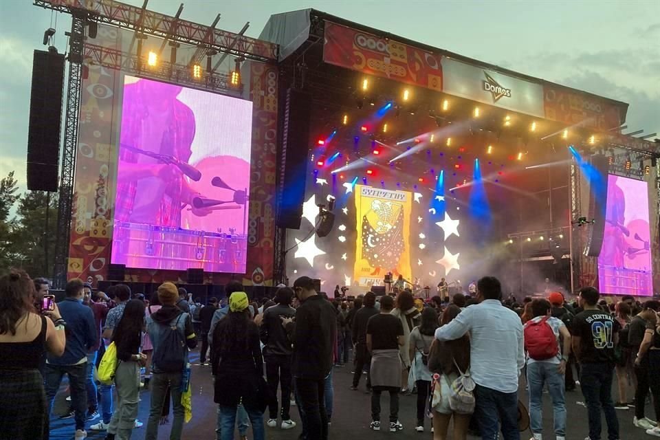 En su segundo día de conciertos del  Corona Capital lució controlado y con espacio para que los asistentes pudieran guardar distancia.