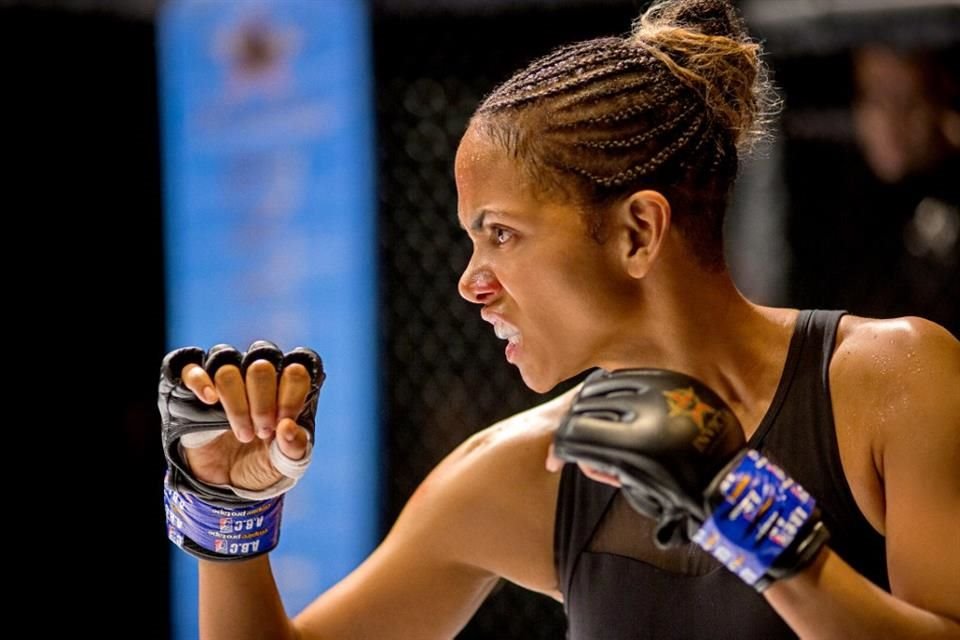 A sus 55 años, la actriz ganadora del Óscar se puso en forma espectacular para encarnar a una peleadora de artes marciales mixtas.