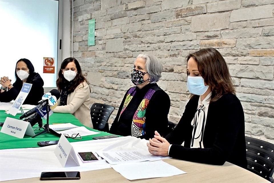 Consuelo Bañuelos (izq. a der.), Mariali Cárdenas, Carmen Farías y Sandrine Molinard, de Niñez Esencial, pidieron ayer que la educación sea en realidad prioridad para el Estado.
