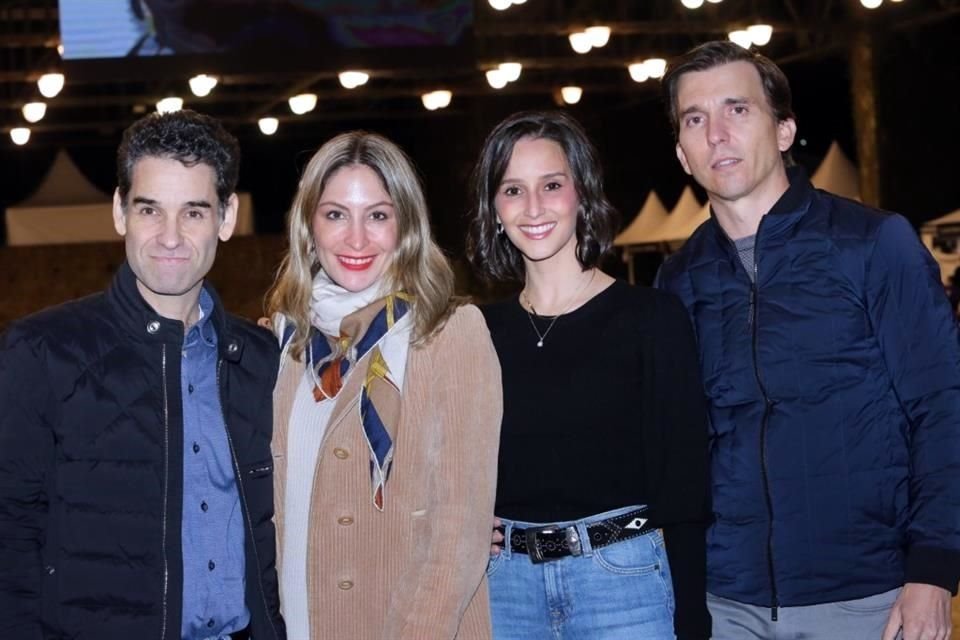 Lauro Martínez, Vanessa Villarreal de Martínez, Gaby Beltrán de De la Garza y Marcelo de la Garza