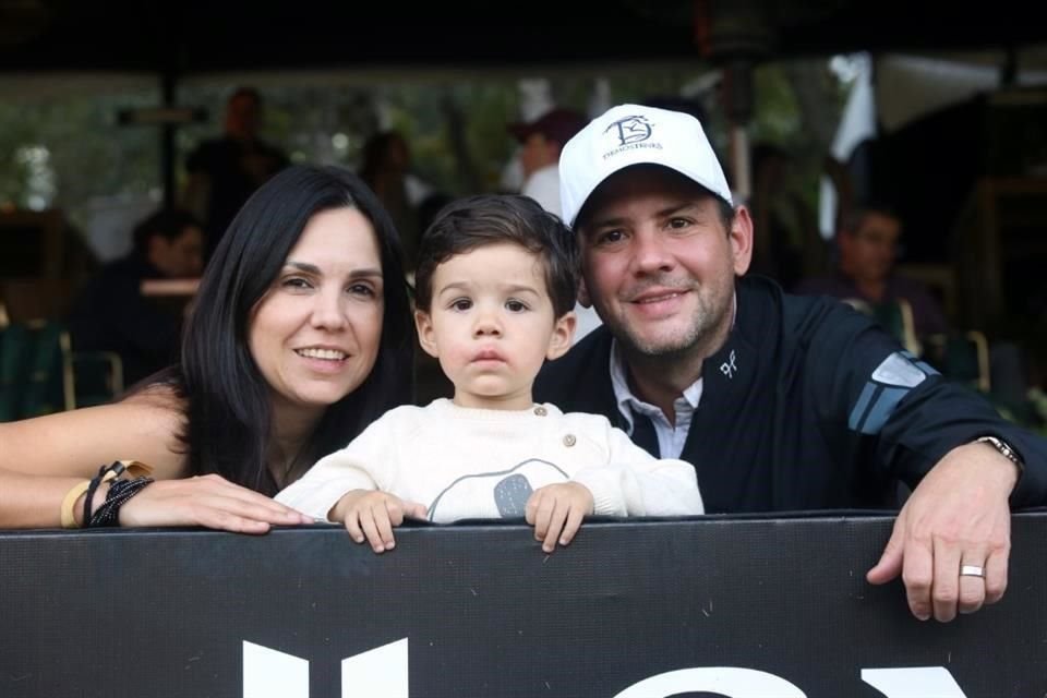 Rebeca Dávila de Manautou, Mateo Manautou y Eduardo Manautou