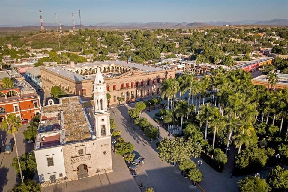 El Fuerte presume su pasado minero, sus añejas mansiones, la iglesia del Sagrado Corazón de Jesús y la histórica Plaza de las Armas.