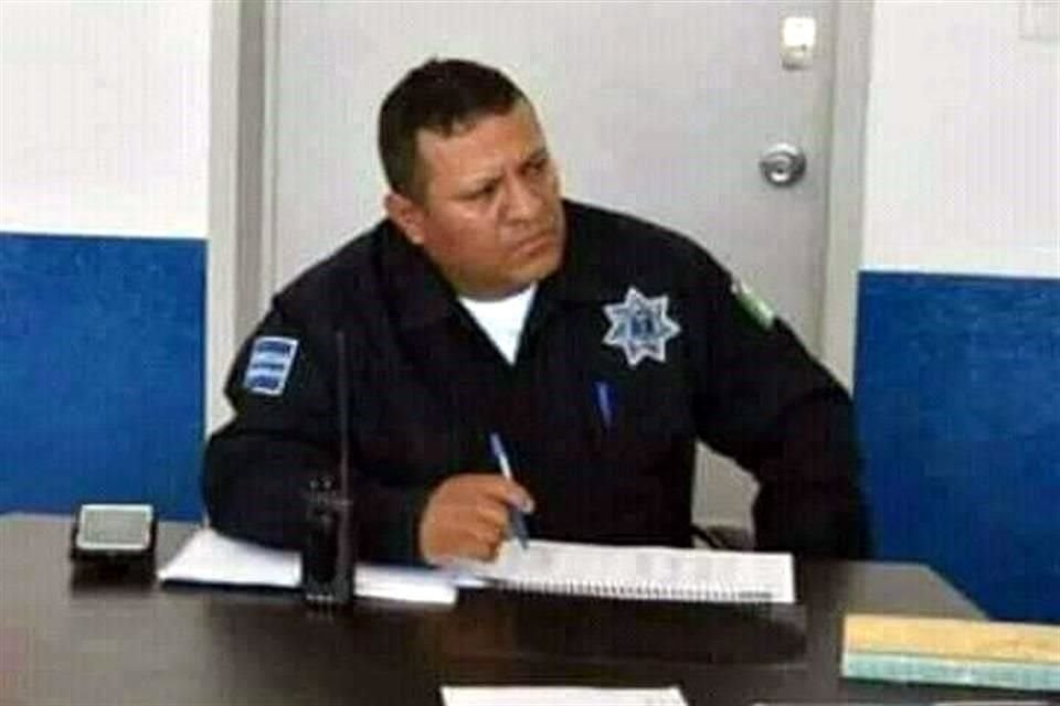 Por la mañana, un elemento de la Policía municipal fue asesinado a balazos en la Colonia Niños Héroes, en Valle de Chalco.