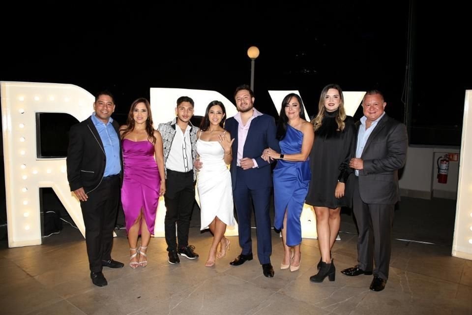 Gerardo López Murguía, Verónica Chávez de López, Jerry López Chávez, Paulina López Chavez, Daniel Torres Hinojosa, Verónica Hinojosa de Torres, Valeria Argumedo Hinojosa y Daniel Torres Santos