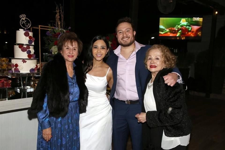 Ernestina de la Garza, Paulina López Chavez, Daniel Torres Hinojosa y Sara Santos