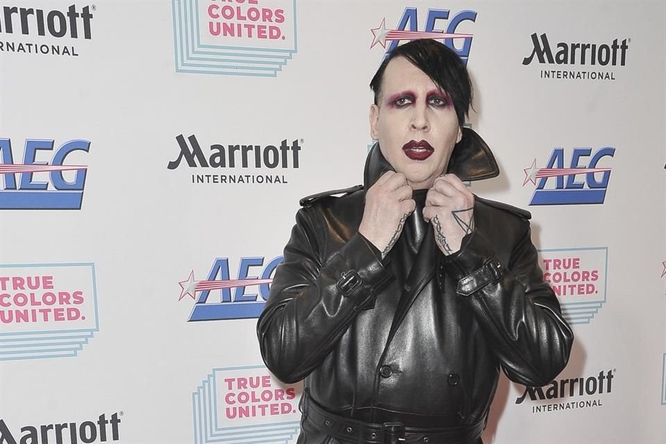 Autoridades catearon la residencia de Marilyn Manson tras varias acusaciones en su contra por abuso sexual y físico.