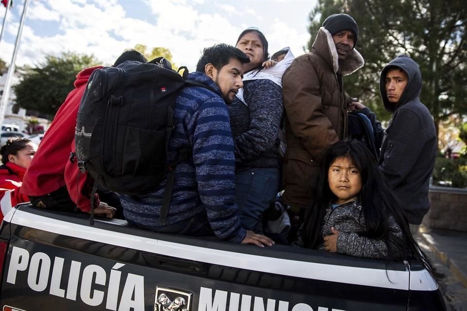 Solicitantes de asilo son regresados a Nogales, Sonora.