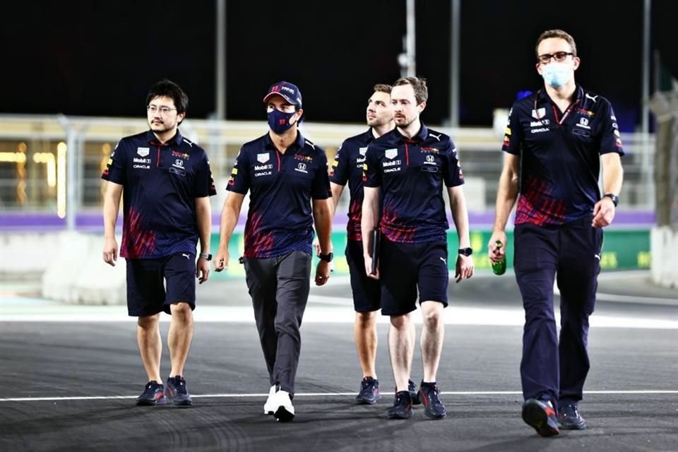 Checo Pérez dice que en Red Bull están preparados para el cierre de temporada.