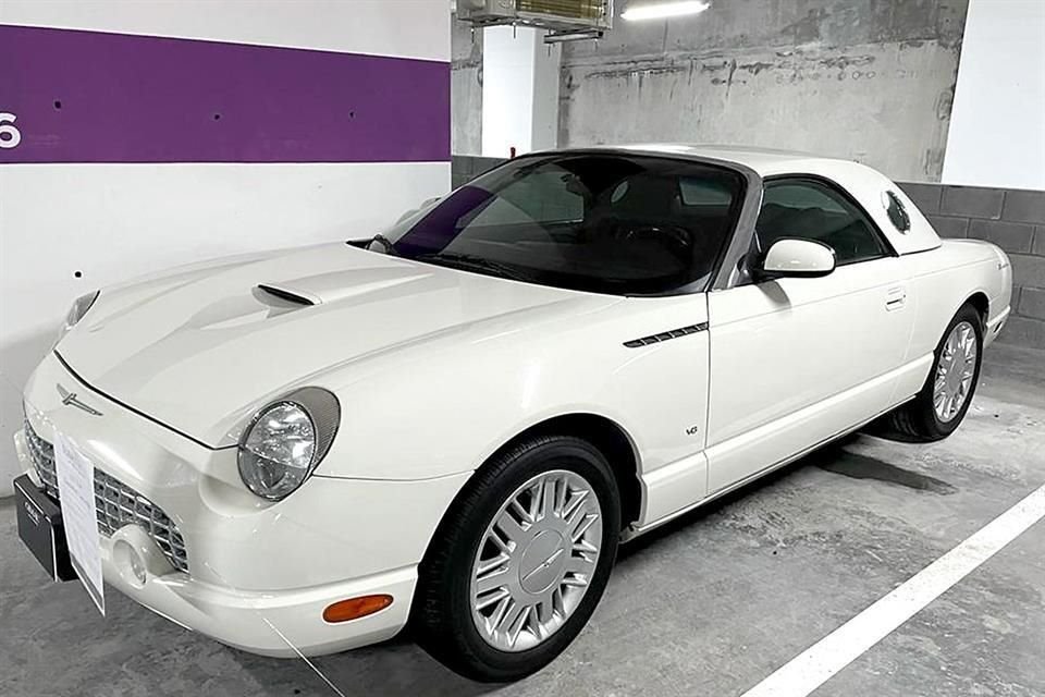 Ford Thunderbird Convertible 2003. Precio estimado: 320 mil a 390 mil pesos