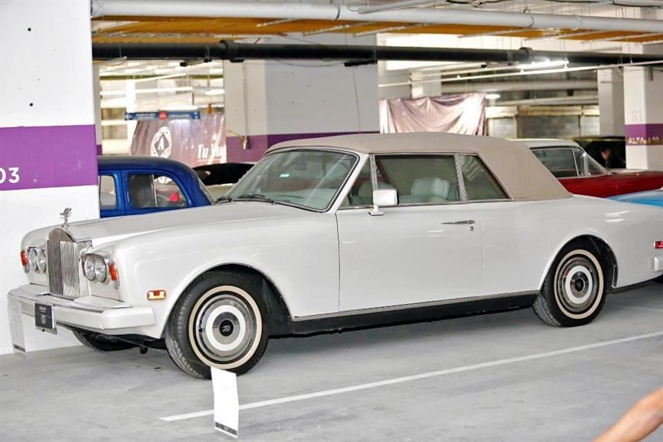 Rolls Royce Corniche II Convertible 1987. Precio estimado: 1 millón 800 mil a 2 millones 100 mil pesos