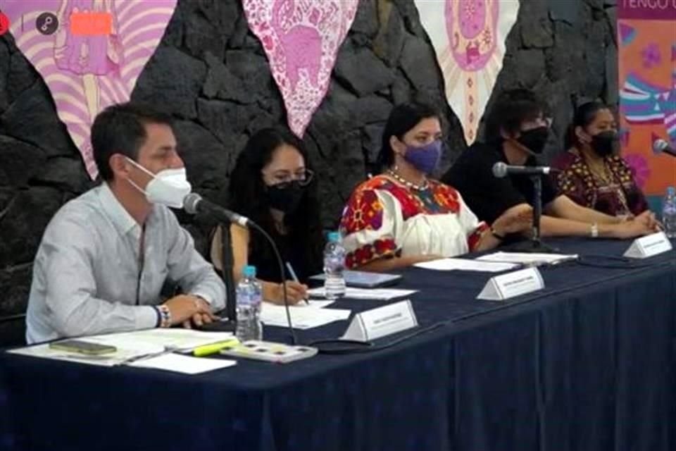 Desde Oaxtepec, la Secretaria de Cultura (tercera de izquierda a derecha) dio detalles de la próxima presentación de la iniciativa 'Tengo un sueño'.