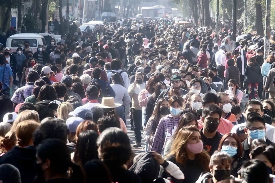 México ya registra 23 casos de la variante Ómicron de Covid-19, según GISAID, por lo que experto pidió suspender eventos masivos.