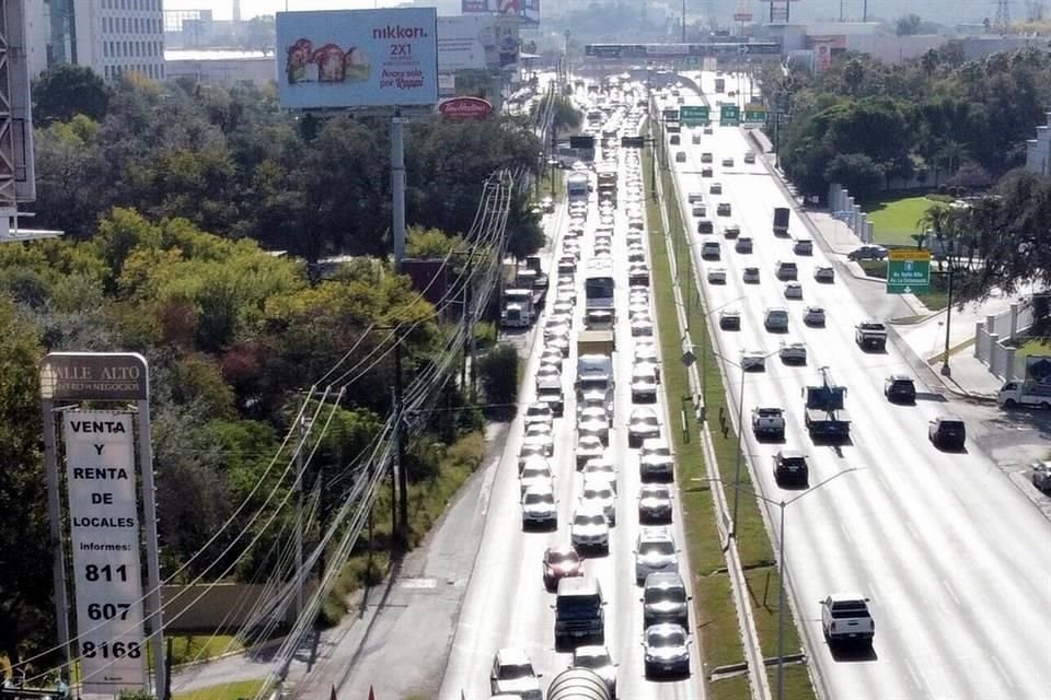 Un accidente vial generó caos vial y una fila kilométrica para todos los conductores que buscaban ingresar a la Ciudad.