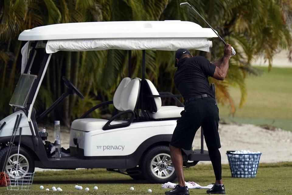 Tiger Woods reconoció que aún no tiene la fuerza necesaria para un buen golpeo.