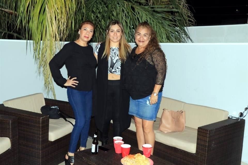 Leonor Sanchez, Natllely Morales y Aracely Moreno